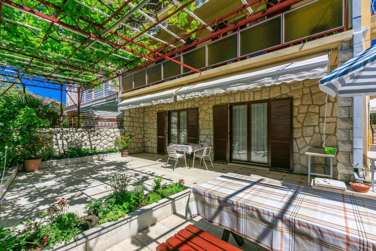 Apartments Mirena Crikvenica Exterior foto
