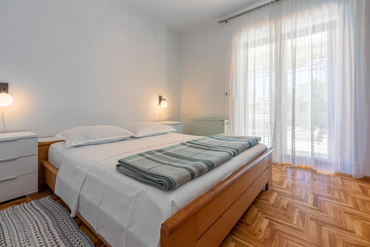 Apartments Mirena Crikvenica Exterior foto