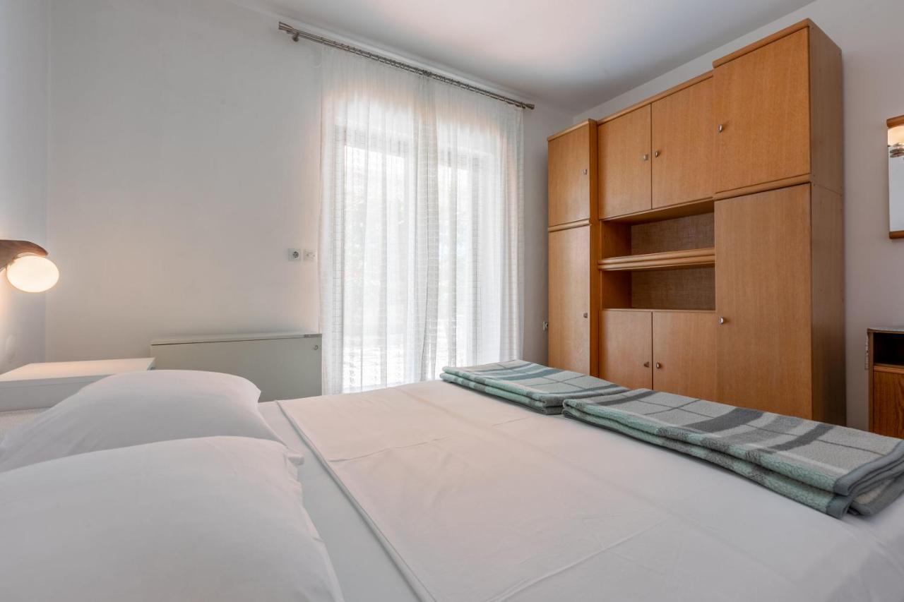 Apartments Mirena Crikvenica Exterior foto
