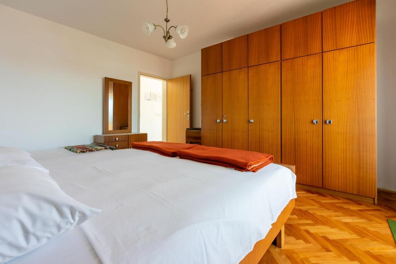 Apartments Mirena Crikvenica Exterior foto